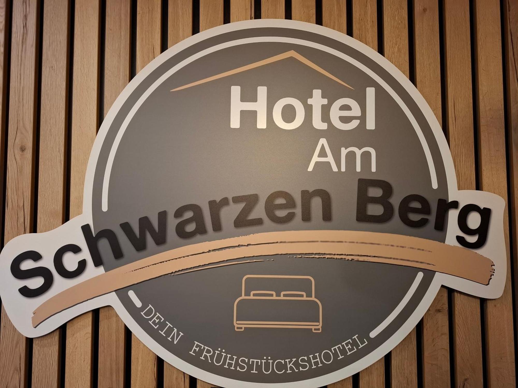 Hotel Am Schwarzen Berg Stade Extérieur photo